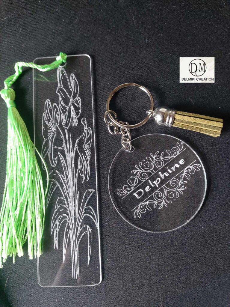 Porte clé marque page graver