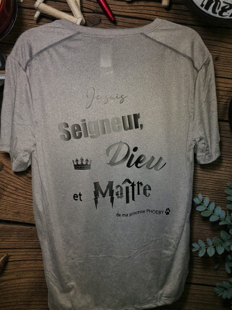 tshirt phoeby-Photoroom